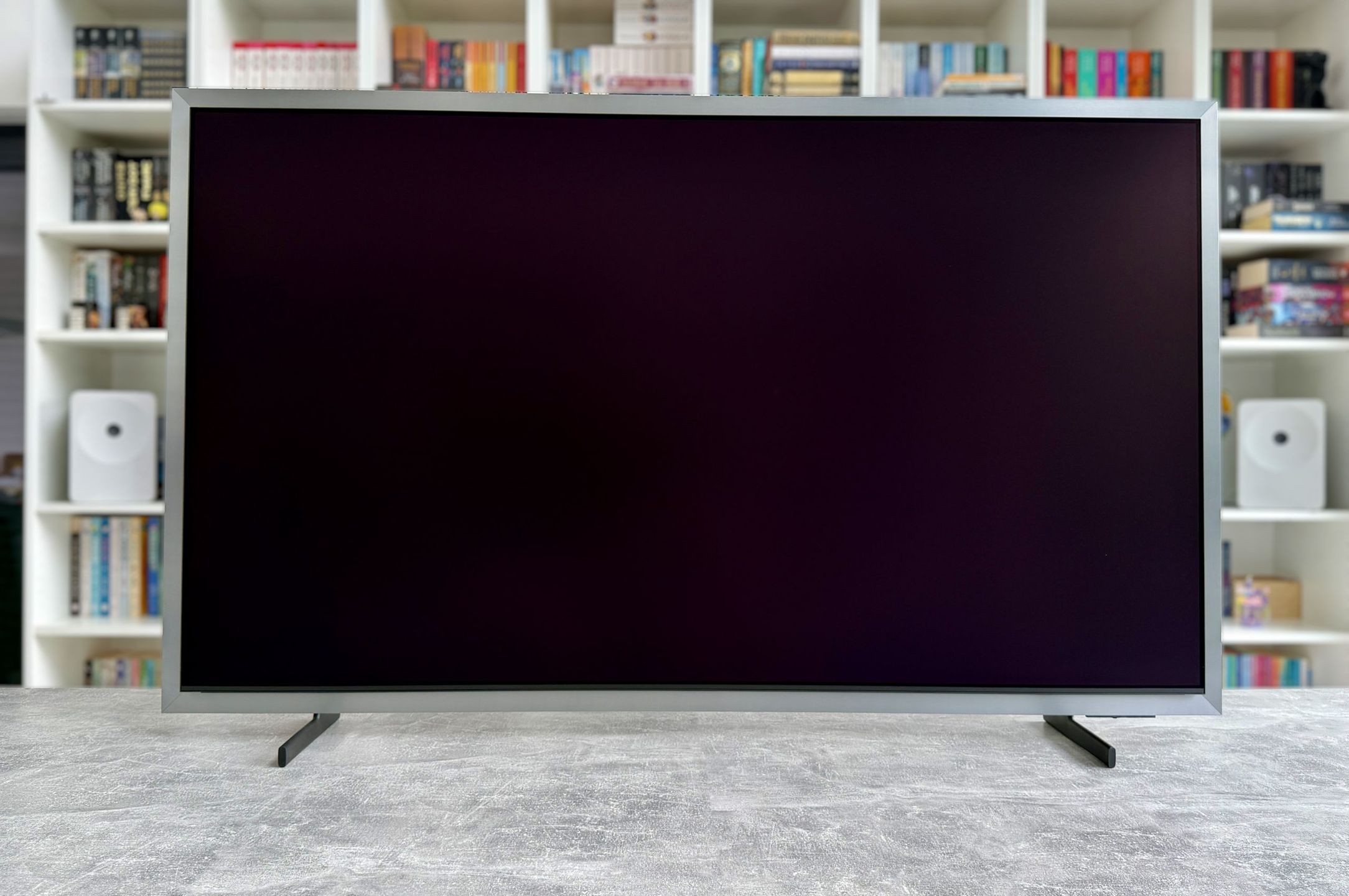 Samsung OLED S99H - ozdobna ramka od przodu (na nóżkach)