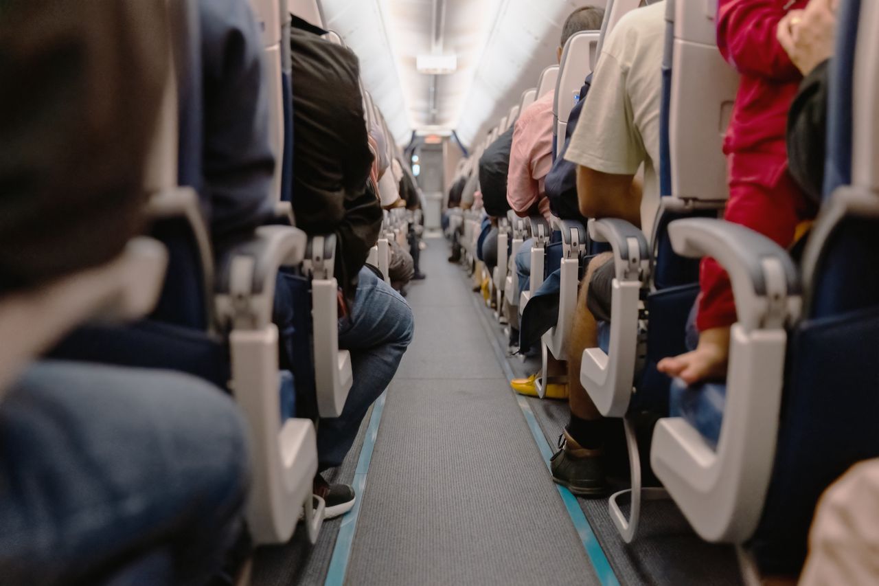 Reddit backs passenger's refusal to swap window seat for child