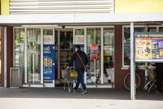 Zaskakujące wyniki badania. Co trzeci konsument w ogóle nie kupuje środków do dezynfekcji