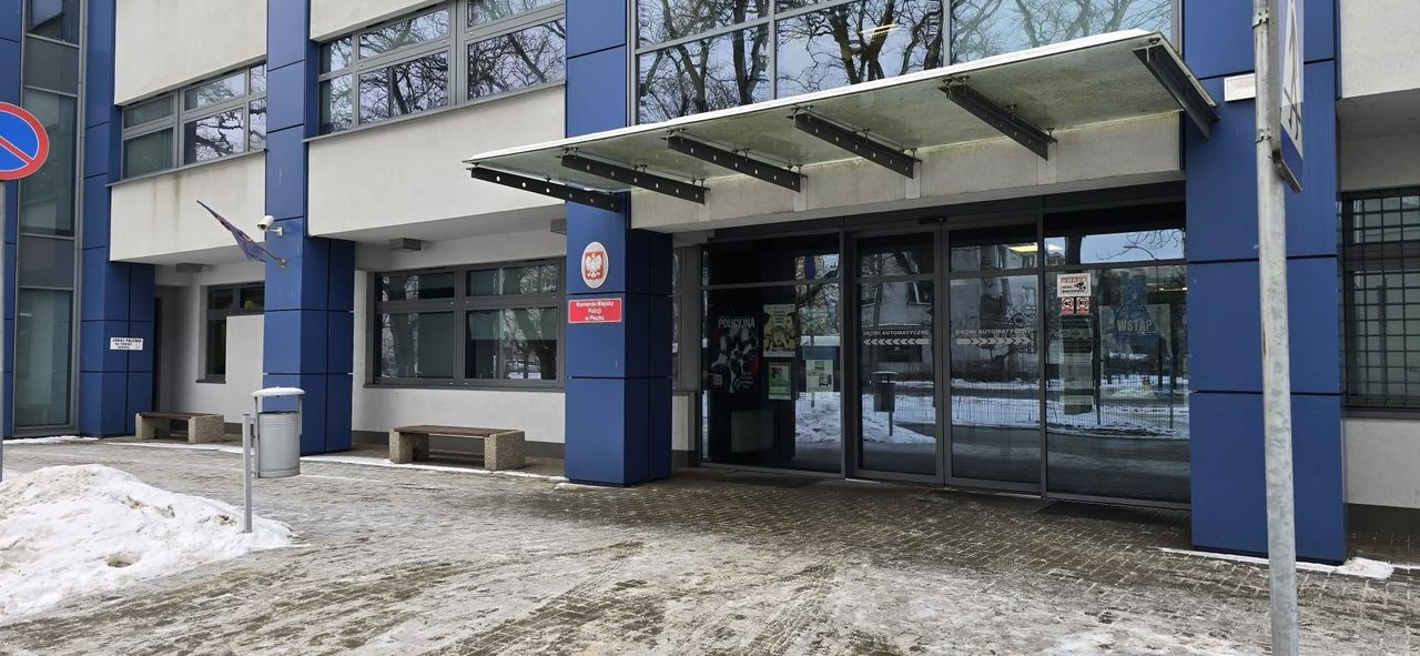 Policjantka z Płocka ukarana dyscyplinarnie. Zostawiła broń służbową na stacji paliw