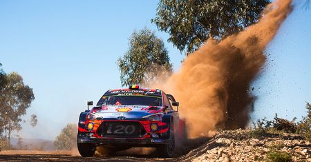 Rajd Portugalii: najlepszy czas Neuville’a. Ogier na końcu stawki