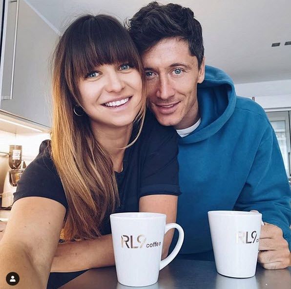 Anna Lewandowska urodziła! Robert Lewandowski pokazał zdjęcie córki