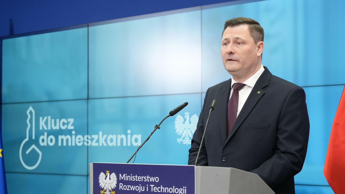 Konferencja prasowa ministra rozwoju i technologii Krzysztofa Paszyka
13.02.2025 Warszawa Konferencja ministra rozwoju i technologii Krzysztofa Paszyka. Prezentacja zalozen nowej strategii mieszkaniowej Ministerstwa fot. Marysia Zawada/REPORTER
N/z: Krzysztof Paszyk
Marysia Zawada/REPORTER