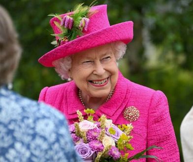 Królowa Elżbieta poznała prawnuczkę. Zobaczyła ją na ekranie