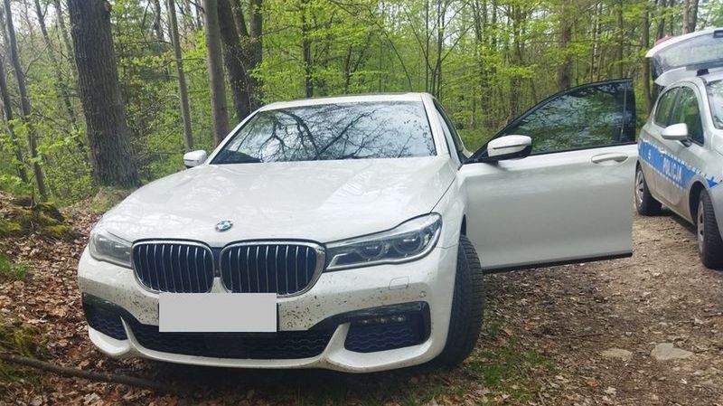 Funkcjonariuszom udało się odzyskać skradziony pojazd