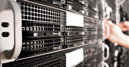 Co to jest hosting w chmurze? Czym różni się od zwykłego hostingu?