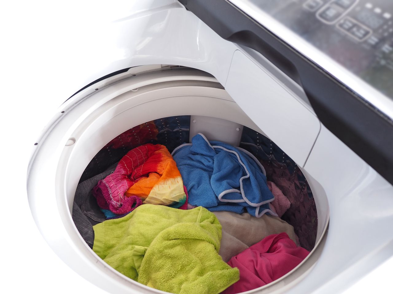 Say goodbye to laundry odors with this simple 3-ingredient trick