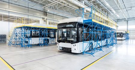 Ambitne plany fabryki autobusów wodorowych NesoBus ze Świdnika. Chcą skrócić czas produkcji jednego autobusu do miesiąca