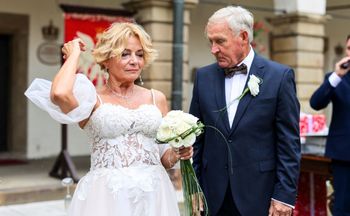 Wyszła za 83-latka. Otwarcie mówi o życiu intymnym seniorów