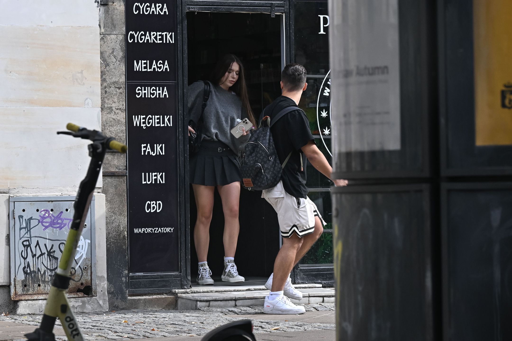 Allan Krupa z dziewczyną na mieście