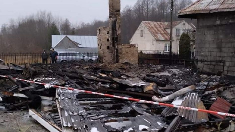 Szorce. Tragiczny pożar dwóch domów. Nie żyje jedna osoba 