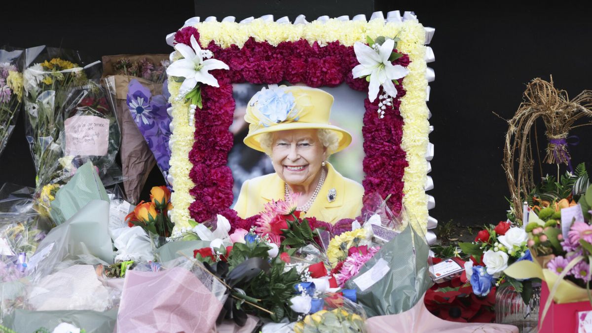 Królowa Elżbieta upamiętniona w kaplicy św. Jerzego. Piękny gest