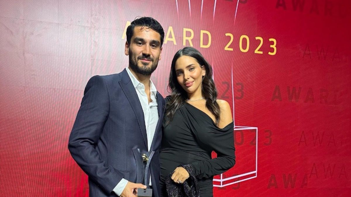 Ilkay i Sara Guendogan w strojach wieczorowych