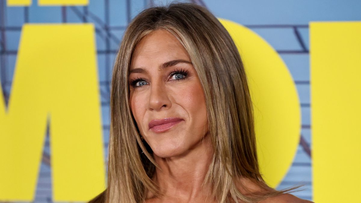 Jennifer Aniston potwierdziła związek z Jimem Curtisem.