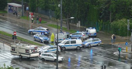 Policyjna akcja na Żoliborzu. Blokada ulic w pobliżu domu Jarosława Kaczyńskiego