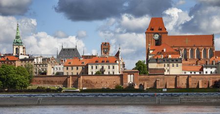 Pogoda w Toruniu. Prognoza na jutro (czwartek, 6 lutego 2025). Zachmurzenie i przelotne opady
