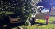 Rydułtowy: BMW rozbiło się o drzewo i słup. Za kierownicą 19-latka