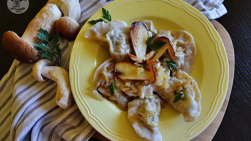 Pierogi z kaszą i grzybami. Polski klasyk w pysznej odsłonie