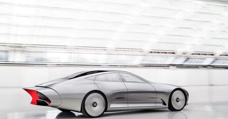 Mercedes-Benz IAA (2015) - przybysz z kosmosu