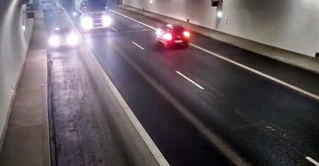 Jechał pod prąd tunelem Kaczyńskich. Policjanci szybko odkryli powód
