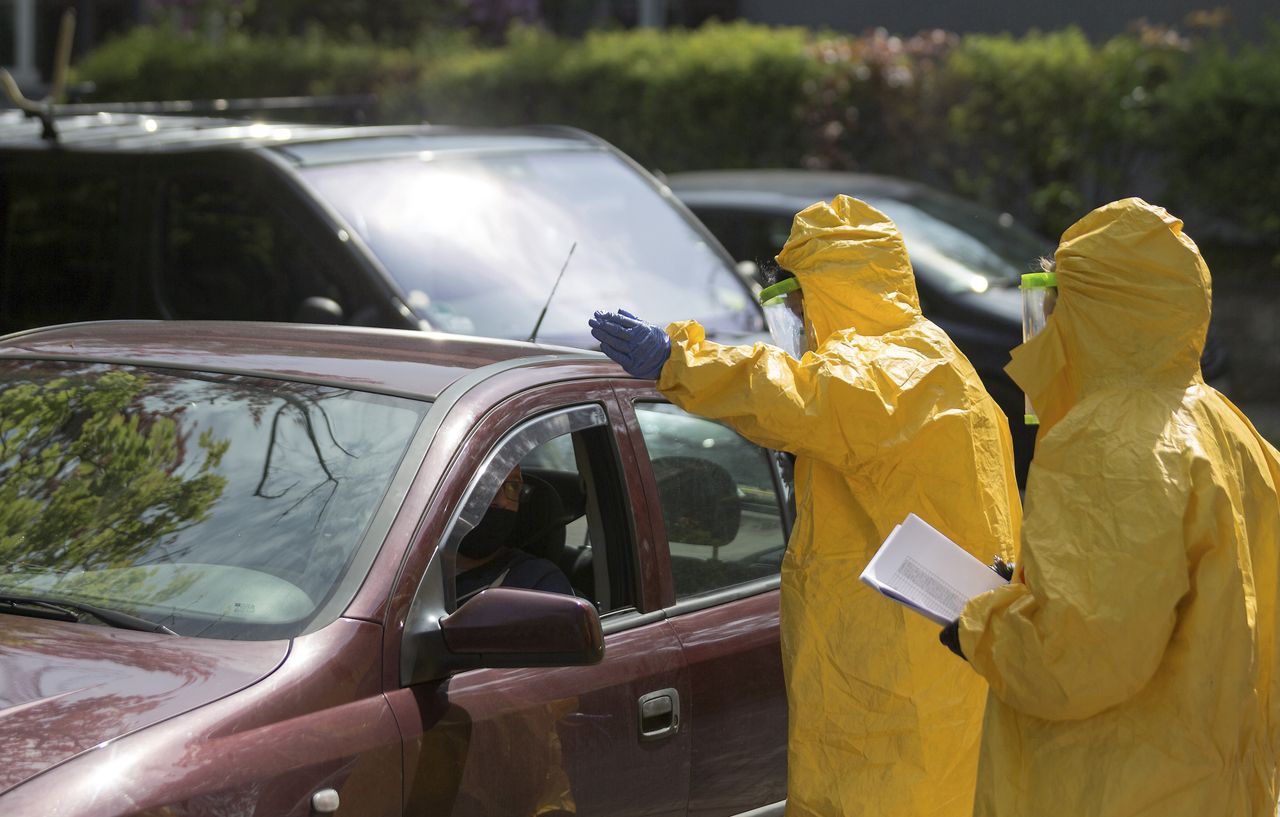 Koronawirus w Polsce. Strach kontra spokój. Mieszkańcy przedstawiają obrazy śląskiej epidemii