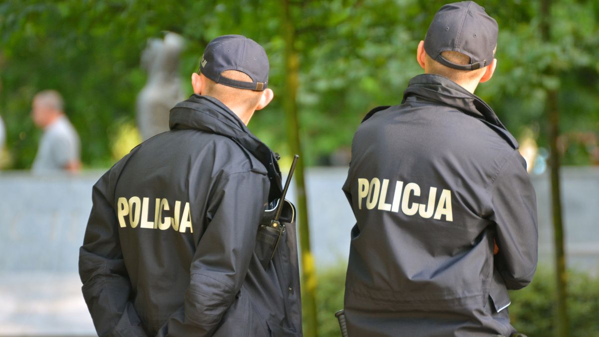 Policja patrol policjanci policjant 