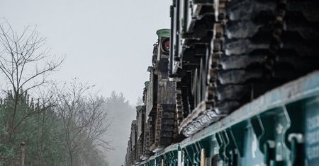 Pociąg pełen abramsów. Dotarł do Warszawy