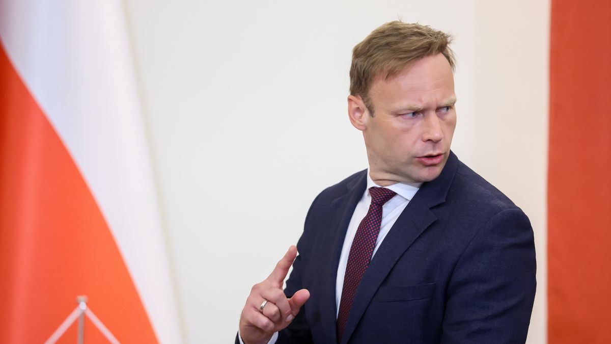 Marcin Mastalerek
Leszek Szyma�ski
dyplomacja, polityka, spotkanie, wizyta Emira Kataru, wizyta zagraniczna, portret