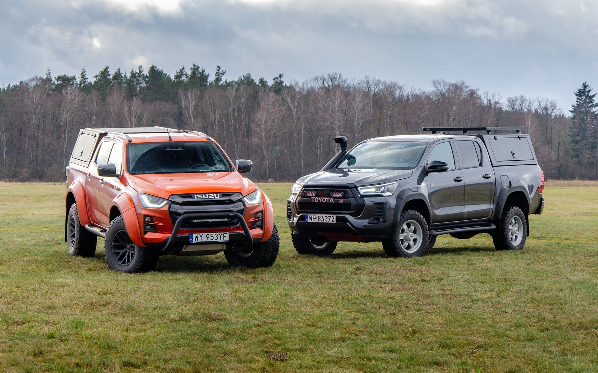 Isuzu D-Max AT35 i Toyota Hilux GR Sport