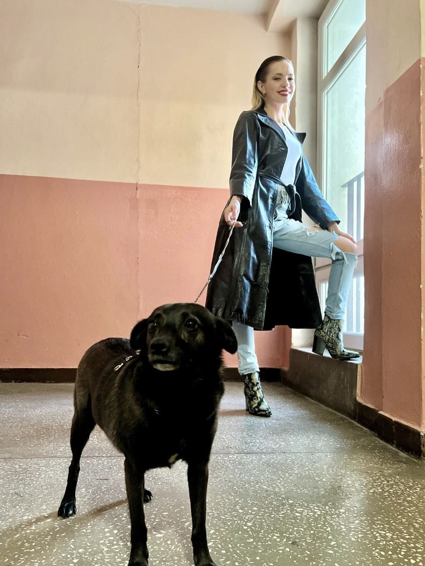 Paulina Gałązka z psem