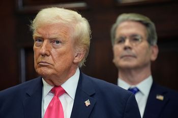 Senatorowie USA: Umowa Trumpa z Putinem łamie prawo