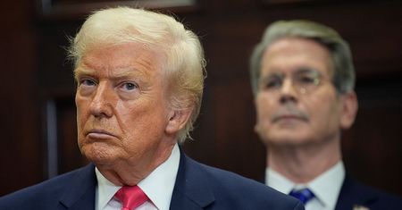 Senatorowie USA: Umowa Trumpa z Putinem łamie prawo