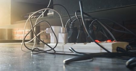 Cena prądu i ile zużywają go urządzenia elektryczne, takie jak telewizor czy komputer