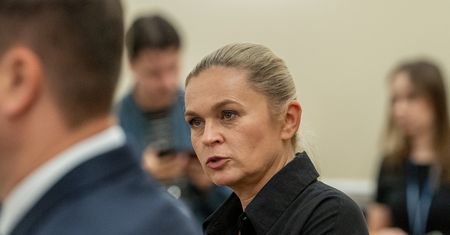 Nowacka odpowiada biskupom. "Część idzie na zwarcie"