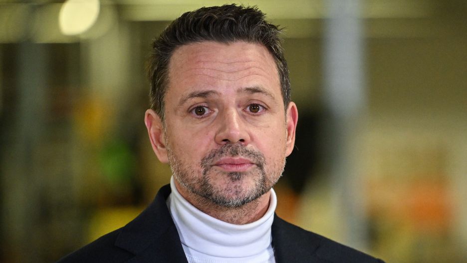 Zaczernie, 13.12.2024. Kandydat Koalicji Obywatelskiej w nadchodzących wyborach prezydenckich Rafał Trzaskowski podczas wizyty na terenie Podkarpackiego Parku Naukowo-Technologicznego Aeropolis w Zaczerniu, 13 bm. (jm) PAP/Darek Delmanowicz