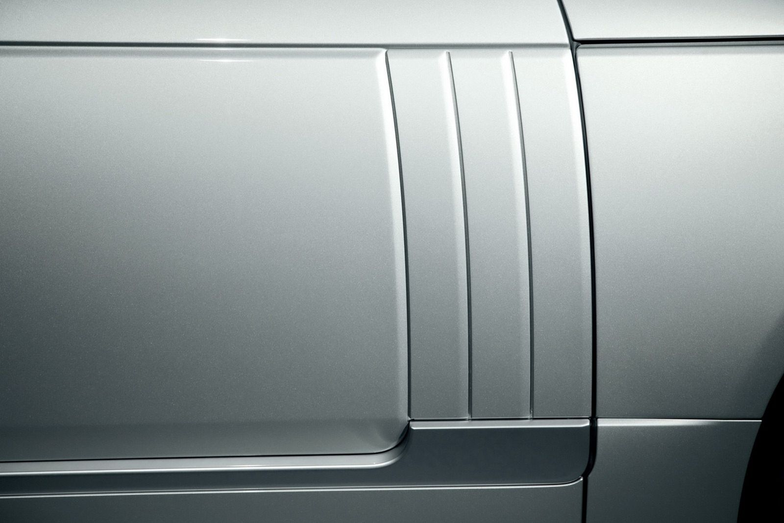 Nowy Ranger Rover (2013) w obszernej galerii 25