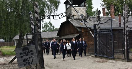Auschwitz. 80 lat temu Niemcy przywieźli do obozu 728 Polaków