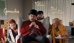 Objawy przeziębienia intruzami domowymi w reklamie Polopiryny Complex (wideo)