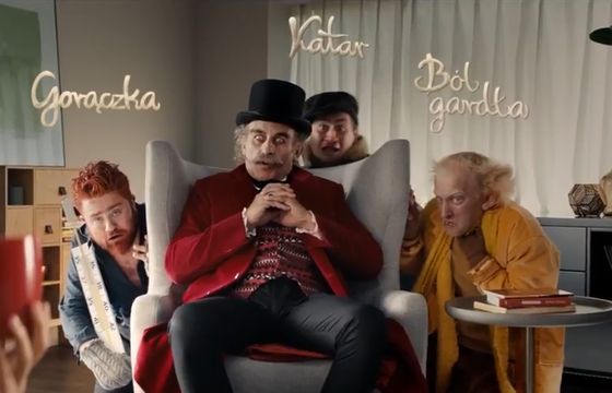 Objawy przeziębienia intruzami domowymi w reklamie Polopiryny Complex (wideo)