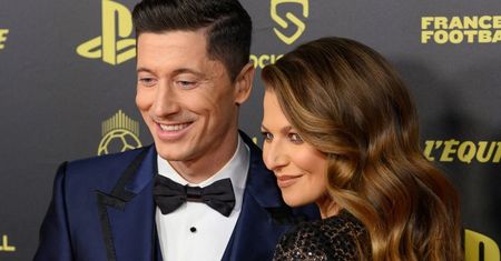 Robert Lewandowski dziękuje najbliższym po zdobyciu tytułu "Najlepszego napastnika": "Aniu, jesteś MIŁOŚCIĄ MOJEGO ŻYCIA"