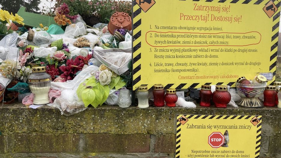 Bałagan przy pojemnikach na cmentarzu – problem, z którym parafie zmagają się od lat/ zdjęcie z profilu FB parafii w Winnicy