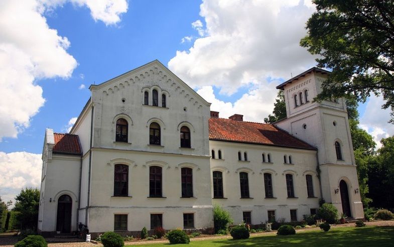 Wyjątkowa rezydencja na Mazurach. Zabytkowy pałac na sprzedaż