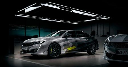 Peugeot 508 Sport Engineered debiutuje z 350-konną hybrydą. Powinien być bardzo szybki