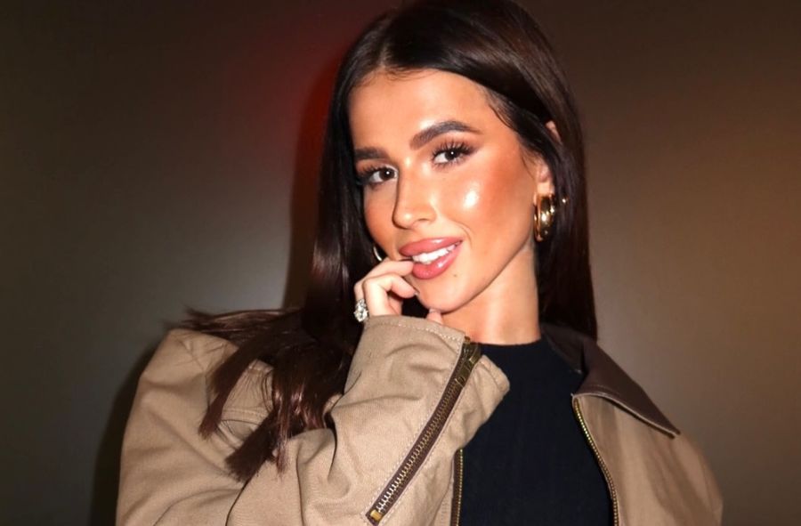 Roxie Węgiel pozbywa się niechcianych ubrań