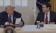 Wpadka Trumpa. Treść kartki nie miała być odczytana. I tak to zrobił