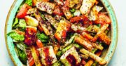 Fattoush. Przepyszna sałatka z serem halloumi