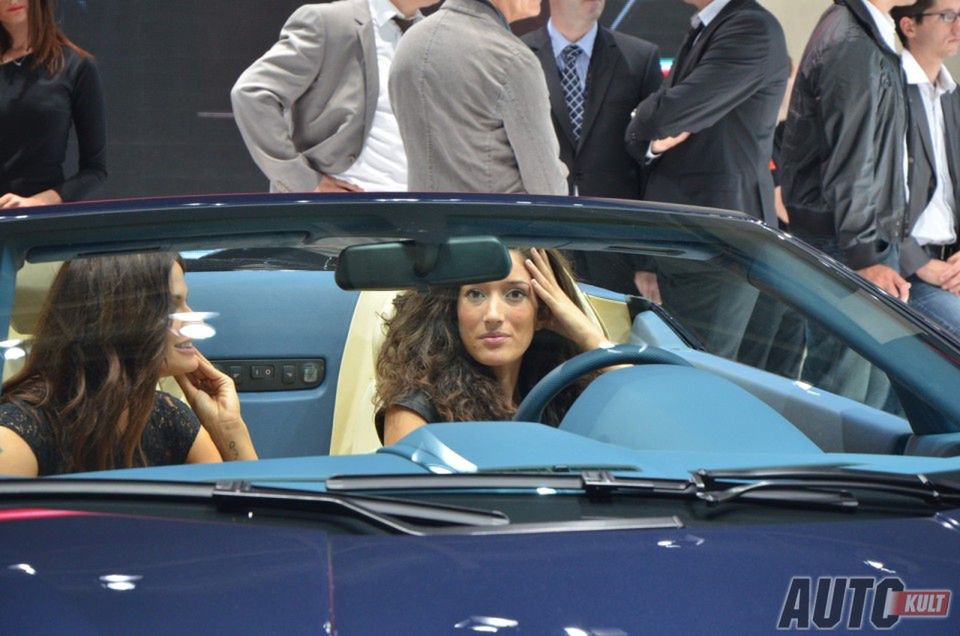Hostessy z Paris Motor Show 2012 [galeria] 83