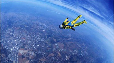 Skok z prędkością ponaddźwiękową z wysokości 40 kilometrów 1