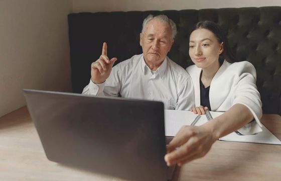 Generacja Z w social media. Jak radzą sobie z tym pracodawcy?