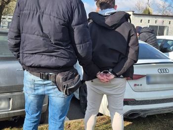 Zatrudnił się jako kurier. Zamówił towar za 700 tys. zł
